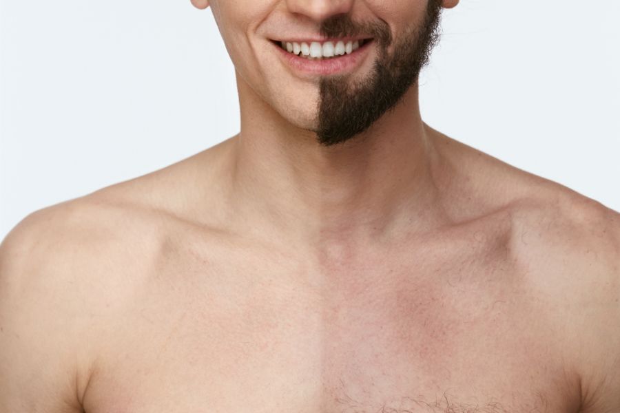 メンズエステ 岡谷市で気になる部分をセルフ脱毛する男性